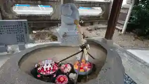 三輪神社の手水舎(2022年03月01日(火) 08時33分38秒投稿)