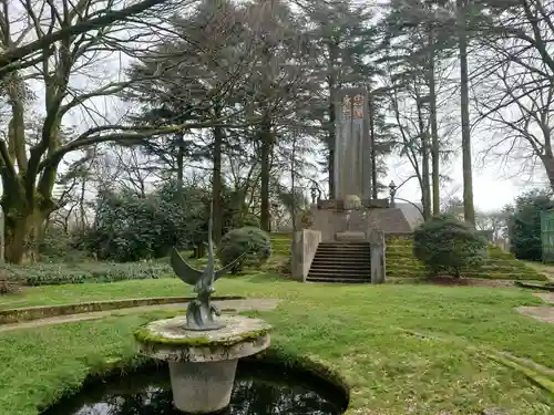 高岡市護国神社の庭園