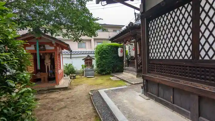 吒枳尼天(法伝寺)のその他建物