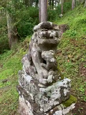 熊野神社の狛犬