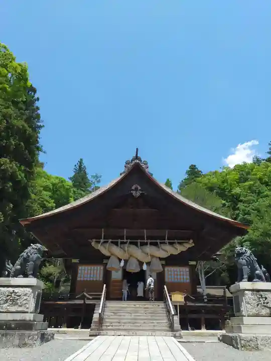 諏訪大社下社秋宮の本殿・本堂