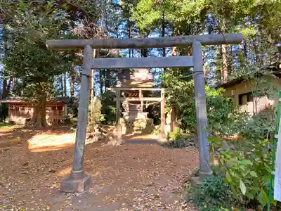 三ケ尻八幡神社の末社・摂社