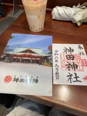 書き置きの御朱印のみでした。
神田明神のクリアファイル付きです。