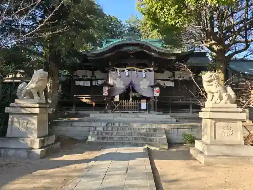 河内國魂神社の{uncategorized: "未分類", other: "その他", undefined: "問題あり", building: "その他建物", grave: "お墓", sacred_gate: "鳥居", guardian: "狛犬", statue: "像", buddha: "仏像", history: "歴史", nature: "自然", garden: "庭園", animal: "動物", pagoda: "塔", temizu: "手水舎", mountain_gate: "山門・神門", sanctuary: "本殿・本堂", subordinate: "末社・摂社", art: "芸術", scenery: "景色", jizo: "地蔵", ema: "絵馬", goshuin: "御朱印", omikuji: "おみくじ", items: "授与品その他", amulet: "お守り", goshuincho: "御朱印帳", eats: "食事", festival: "お祭り", votive_dance: "神楽", shichigosan: "七五三参", wedding: "結婚式", experience: "体験その他", initially: "初詣", around: "周辺", anti_infection: "感染症対策"}