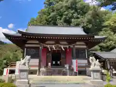 白山神社の本殿