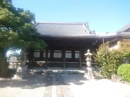 西生寺の本殿・本堂