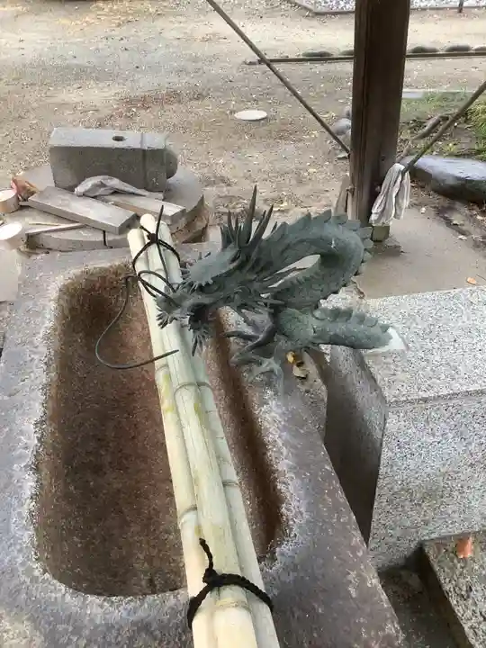 七所社の手水舎