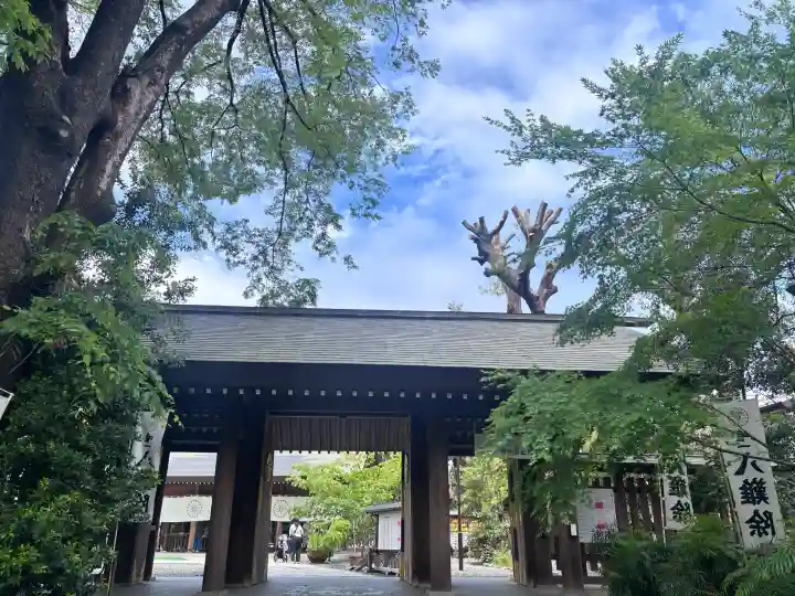 阿佐ヶ谷神明宮の{uncategorized: "未分類", other: "その他", undefined: "問題あり", building: "その他建物", grave: "お墓", sacred_gate: "鳥居", guardian: "狛犬", statue: "像", buddha: "仏像", history: "歴史", nature: "自然", garden: "庭園", animal: "動物", pagoda: "塔", temizu: "手水舎", mountain_gate: "山門・神門", sanctuary: "本殿・本堂", subordinate: "末社・摂社", art: "芸術", scenery: "景色", jizo: "地蔵", ema: "絵馬", goshuin: "御朱印", omikuji: "おみくじ", items: "授与品その他", amulet: "お守り", goshuincho: "御朱印帳", eats: "食事", festival: "お祭り", votive_dance: "神楽", shichigosan: "七五三参", wedding: "結婚式", experience: "体験その他", initially: "初詣", around: "周辺", anti_infection: "感染症対策"}