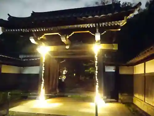 心行寺の山門・神門