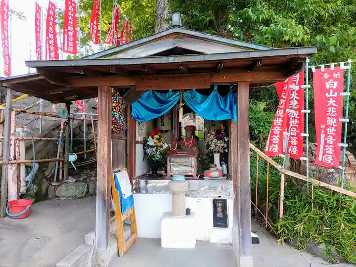 白山神社(魚町)の末社・摂社