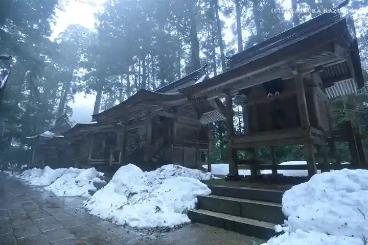 彌彦神社の末社・摂社