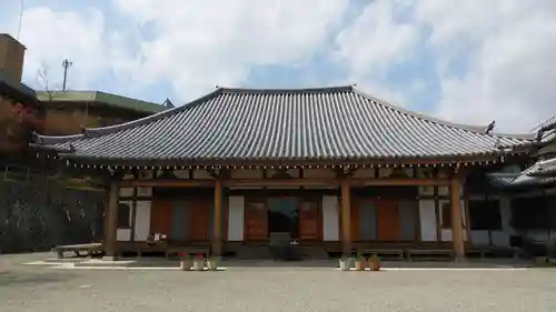 泉蔵寺の本殿・本堂