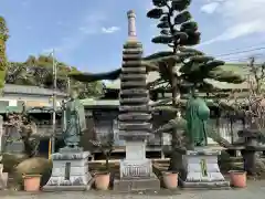 寳泉寺の塔