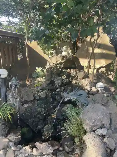 検見川神社の{uncategorized: "未分類", other: "その他", undefined: "問題あり", building: "その他建物", grave: "お墓", sacred_gate: "鳥居", guardian: "狛犬", statue: "像", buddha: "仏像", history: "歴史", nature: "自然", garden: "庭園", animal: "動物", pagoda: "塔", temizu: "手水舎", mountain_gate: "山門・神門", sanctuary: "本殿・本堂", subordinate: "末社・摂社", art: "芸術", scenery: "景色", jizo: "地蔵", ema: "絵馬", goshuin: "御朱印", omikuji: "おみくじ", items: "授与品その他", amulet: "お守り", goshuincho: "御朱印帳", eats: "食事", festival: "お祭り", votive_dance: "神楽", shichigosan: "七五三参", wedding: "結婚式", experience: "体験その他", initially: "初詣", around: "周辺", anti_infection: "感染症対策"}