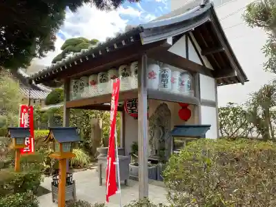 海福寺の{uncategorized: "未分類", other: "その他", undefined: "問題あり", building: "その他建物", grave: "お墓", sacred_gate: "鳥居", guardian: "狛犬", statue: "像", buddha: "仏像", history: "歴史", nature: "自然", garden: "庭園", animal: "動物", pagoda: "塔", temizu: "手水舎", mountain_gate: "山門・神門", sanctuary: "本殿・本堂", subordinate: "末社・摂社", art: "芸術", scenery: "景色", jizo: "地蔵", ema: "絵馬", goshuin: "御朱印", omikuji: "おみくじ", items: "授与品その他", amulet: "お守り", goshuincho: "御朱印帳", eats: "食事", festival: "お祭り", votive_dance: "神楽", shichigosan: "七五三参", wedding: "結婚式", experience: "体験その他", initially: "初詣", around: "周辺", anti_infection: "感染症対策"}
