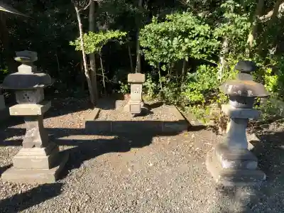 皇大神宮（烏森神社）の{uncategorized: "未分類", other: "その他", undefined: "問題あり", building: "その他建物", grave: "お墓", sacred_gate: "鳥居", guardian: "狛犬", statue: "像", buddha: "仏像", history: "歴史", nature: "自然", garden: "庭園", animal: "動物", pagoda: "塔", temizu: "手水舎", mountain_gate: "山門・神門", sanctuary: "本殿・本堂", subordinate: "末社・摂社", art: "芸術", scenery: "景色", jizo: "地蔵", ema: "絵馬", goshuin: "御朱印", omikuji: "おみくじ", items: "授与品その他", amulet: "お守り", goshuincho: "御朱印帳", eats: "食事", festival: "お祭り", votive_dance: "神楽", shichigosan: "七五三参", wedding: "結婚式", experience: "体験その他", initially: "初詣", around: "周辺", anti_infection: "感染症対策"}