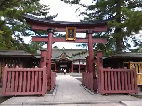 氣比神宮の鳥居