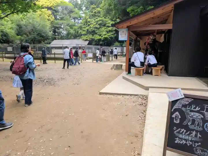 鹿島神宮の{uncategorized: "未分類", other: "その他", undefined: "問題あり", building: "その他建物", grave: "お墓", sacred_gate: "鳥居", guardian: "狛犬", statue: "像", buddha: "仏像", history: "歴史", nature: "自然", garden: "庭園", animal: "動物", pagoda: "塔", temizu: "手水舎", mountain_gate: "山門・神門", sanctuary: "本殿・本堂", subordinate: "末社・摂社", art: "芸術", scenery: "景色", jizo: "地蔵", ema: "絵馬", goshuin: "御朱印", omikuji: "おみくじ", items: "授与品その他", amulet: "お守り", goshuincho: "御朱印帳", eats: "食事", festival: "お祭り", votive_dance: "神楽", shichigosan: "七五三参", wedding: "結婚式", experience: "体験その他", initially: "初詣", around: "周辺", anti_infection: "感染症対策"}