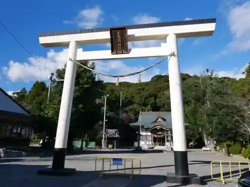 三熊野神社の鳥居