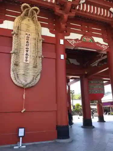 浅草寺の山門