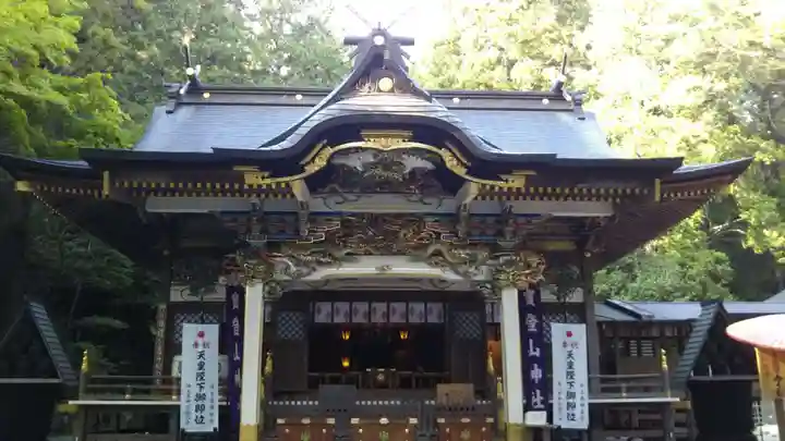 宝登山神社の本殿・本堂