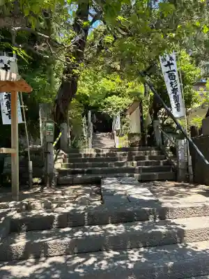 杉本寺の{uncategorized: "未分類", other: "その他", undefined: "問題あり", building: "その他建物", grave: "お墓", sacred_gate: "鳥居", guardian: "狛犬", statue: "像", buddha: "仏像", history: "歴史", nature: "自然", garden: "庭園", animal: "動物", pagoda: "塔", temizu: "手水舎", mountain_gate: "山門・神門", sanctuary: "本殿・本堂", subordinate: "末社・摂社", art: "芸術", scenery: "景色", jizo: "地蔵", ema: "絵馬", goshuin: "御朱印", omikuji: "おみくじ", items: "授与品その他", amulet: "お守り", goshuincho: "御朱印帳", eats: "食事", festival: "お祭り", votive_dance: "神楽", shichigosan: "七五三参", wedding: "結婚式", experience: "体験その他", initially: "初詣", around: "周辺", anti_infection: "感染症対策"}