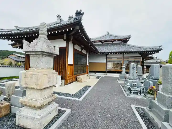 長福寺の{uncategorized: "未分類", other: "その他", undefined: "問題あり", building: "その他建物", grave: "お墓", sacred_gate: "鳥居", guardian: "狛犬", statue: "像", buddha: "仏像", history: "歴史", nature: "自然", garden: "庭園", animal: "動物", pagoda: "塔", temizu: "手水舎", mountain_gate: "山門・神門", sanctuary: "本殿・本堂", subordinate: "末社・摂社", art: "芸術", scenery: "景色", jizo: "地蔵", ema: "絵馬", goshuin: "御朱印", omikuji: "おみくじ", items: "授与品その他", amulet: "お守り", goshuincho: "御朱印帳", eats: "食事", festival: "お祭り", votive_dance: "神楽", shichigosan: "七五三参", wedding: "結婚式", experience: "体験その他", initially: "初詣", around: "周辺", anti_infection: "感染症対策"}