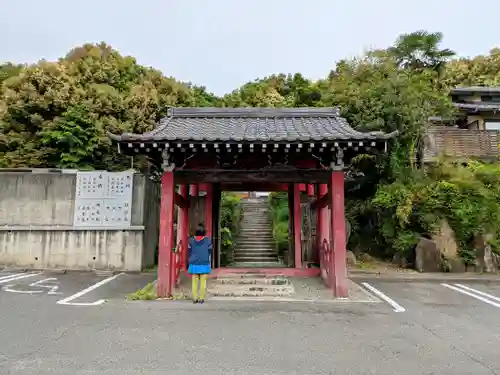 慈妙院の山門