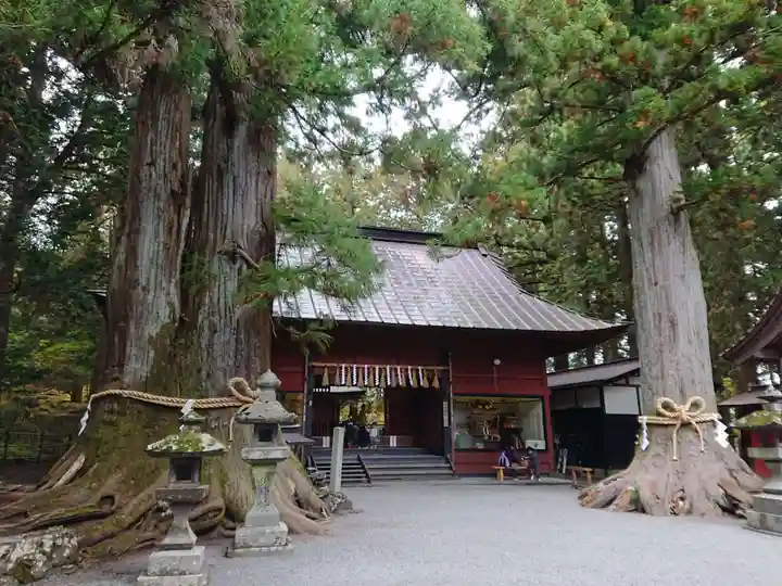 北口本宮冨士浅間神社の山門・神門