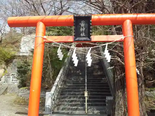 雷神社の鳥居