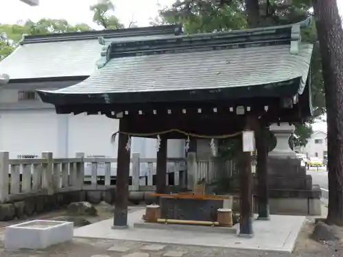 堤治神社の手水舎