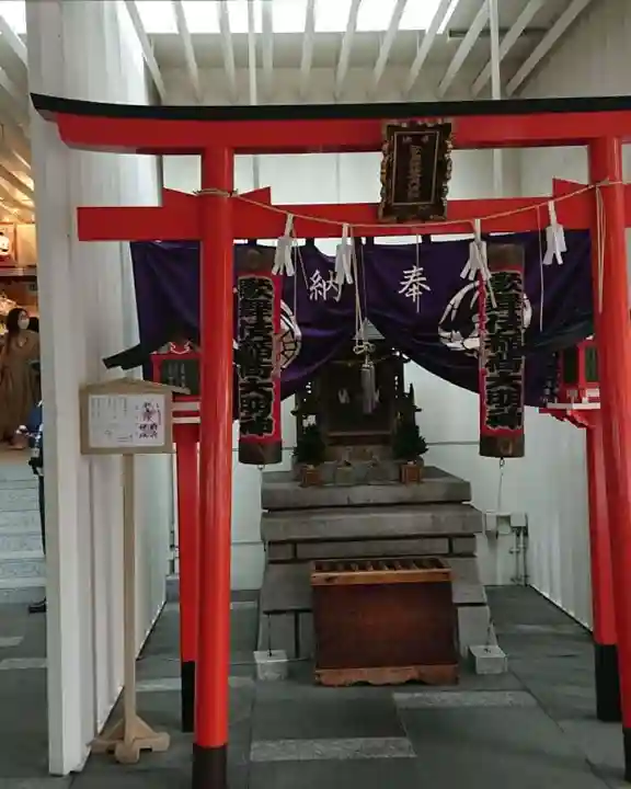 歌舞伎稲荷神社の鳥居
