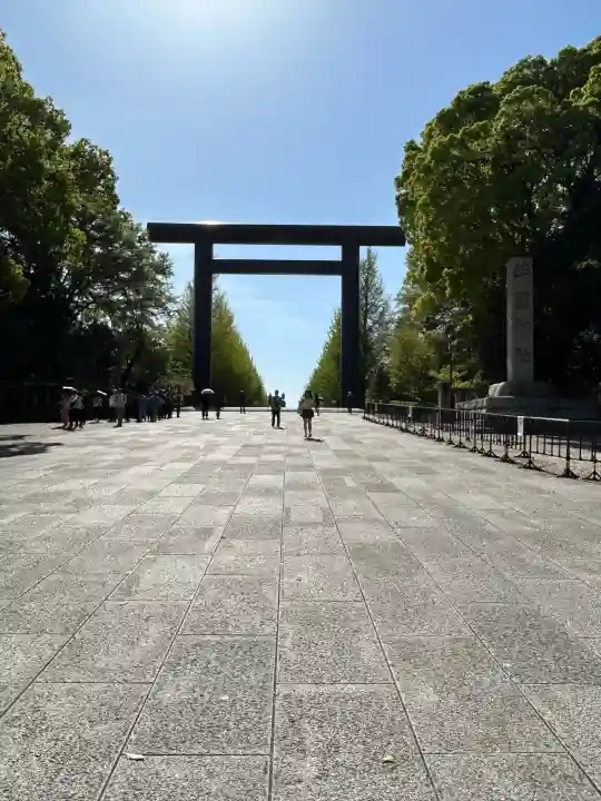 靖國神社の{uncategorized: "未分類", other: "その他", undefined: "問題あり", building: "その他建物", grave: "お墓", sacred_gate: "鳥居", guardian: "狛犬", statue: "像", buddha: "仏像", history: "歴史", nature: "自然", garden: "庭園", animal: "動物", pagoda: "塔", temizu: "手水舎", mountain_gate: "山門・神門", sanctuary: "本殿・本堂", subordinate: "末社・摂社", art: "芸術", scenery: "景色", jizo: "地蔵", ema: "絵馬", goshuin: "御朱印", omikuji: "おみくじ", items: "授与品その他", amulet: "お守り", goshuincho: "御朱印帳", eats: "食事", festival: "お祭り", votive_dance: "神楽", shichigosan: "七五三参", wedding: "結婚式", experience: "体験その他", initially: "初詣", around: "周辺", anti_infection: "感染症対策"}