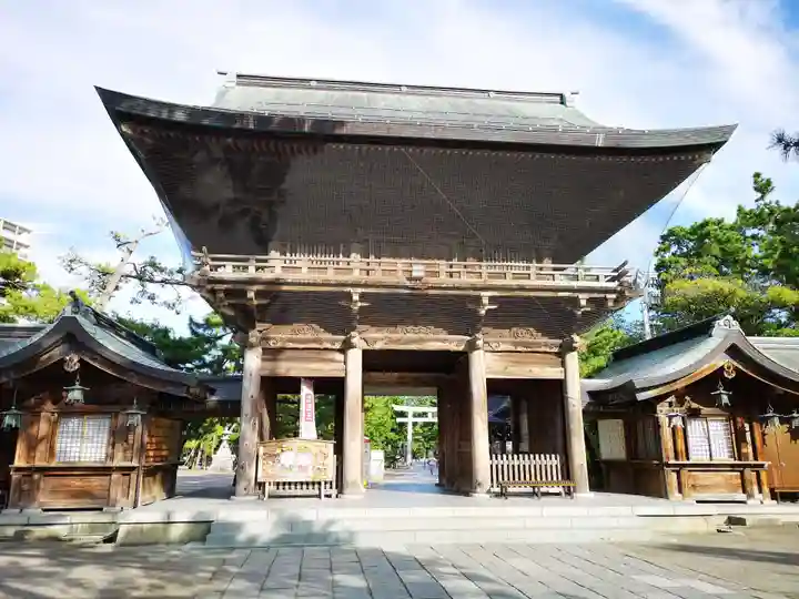 白山神社の山門・神門