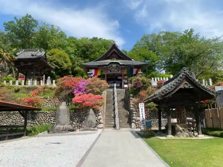 埼玉厄除け開運大師・龍泉寺(切り絵御朱印発祥の寺)の{uncategorized: "未分類", other: "その他", undefined: "問題あり", building: "その他建物", grave: "お墓", sacred_gate: "鳥居", guardian: "狛犬", statue: "像", buddha: "仏像", history: "歴史", nature: "自然", garden: "庭園", animal: "動物", pagoda: "塔", temizu: "手水舎", mountain_gate: "山門・神門", sanctuary: "本殿・本堂", subordinate: "末社・摂社", art: "芸術", scenery: "景色", jizo: "地蔵", ema: "絵馬", goshuin: "御朱印", omikuji: "おみくじ", items: "授与品その他", amulet: "お守り", goshuincho: "御朱印帳", eats: "食事", festival: "お祭り", votive_dance: "神楽", shichigosan: "七五三参", wedding: "結婚式", experience: "体験その他", initially: "初詣", around: "周辺", anti_infection: "感染症対策"}