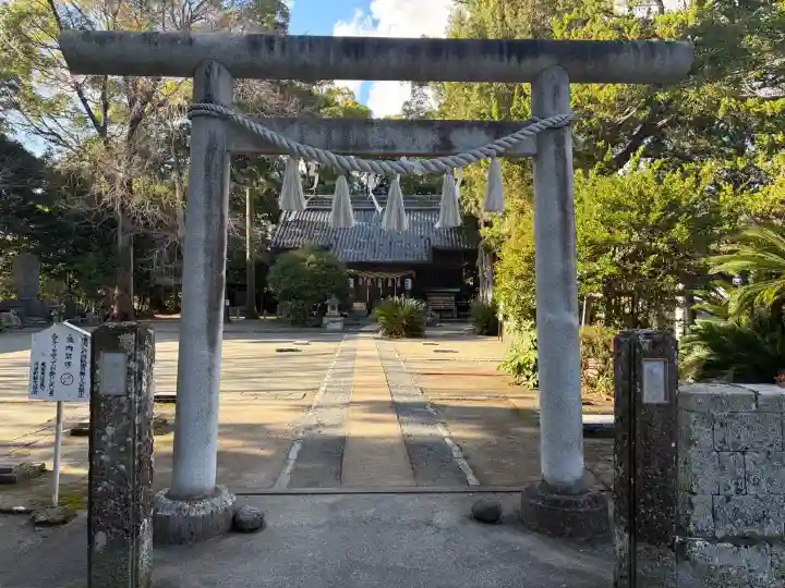 川津来宮神社の{uncategorized: "未分類", other: "その他", undefined: "問題あり", building: "その他建物", grave: "お墓", sacred_gate: "鳥居", guardian: "狛犬", statue: "像", buddha: "仏像", history: "歴史", nature: "自然", garden: "庭園", animal: "動物", pagoda: "塔", temizu: "手水舎", mountain_gate: "山門・神門", sanctuary: "本殿・本堂", subordinate: "末社・摂社", art: "芸術", scenery: "景色", jizo: "地蔵", ema: "絵馬", goshuin: "御朱印", omikuji: "おみくじ", items: "授与品その他", amulet: "お守り", goshuincho: "御朱印帳", eats: "食事", festival: "お祭り", votive_dance: "神楽", shichigosan: "七五三参", wedding: "結婚式", experience: "体験その他", initially: "初詣", around: "周辺", anti_infection: "感染症対策"}