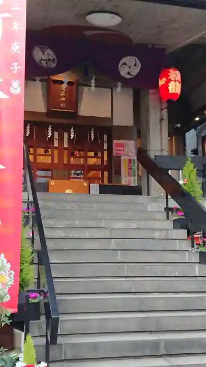 烏森神社の本殿・本堂