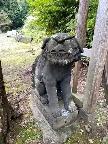 真山神社の狛犬