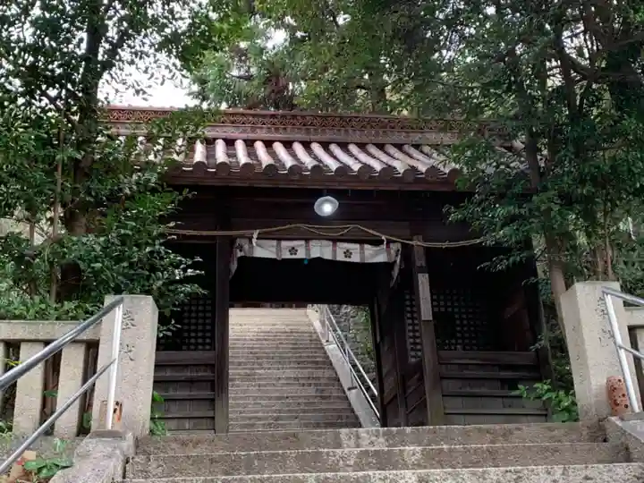 天津神社の山門・神門