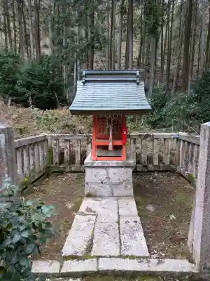 湯谷神社の{uncategorized: "未分類", other: "その他", undefined: "問題あり", building: "その他建物", grave: "お墓", sacred_gate: "鳥居", guardian: "狛犬", statue: "像", buddha: "仏像", history: "歴史", nature: "自然", garden: "庭園", animal: "動物", pagoda: "塔", temizu: "手水舎", mountain_gate: "山門・神門", sanctuary: "本殿・本堂", subordinate: "末社・摂社", art: "芸術", scenery: "景色", jizo: "地蔵", ema: "絵馬", goshuin: "御朱印", omikuji: "おみくじ", items: "授与品その他", amulet: "お守り", goshuincho: "御朱印帳", eats: "食事", festival: "お祭り", votive_dance: "神楽", shichigosan: "七五三参", wedding: "結婚式", experience: "体験その他", initially: "初詣", around: "周辺", anti_infection: "感染症対策"}