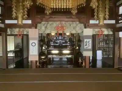 感応寺の本殿
