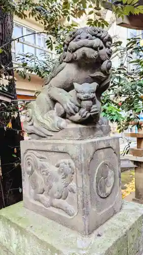稲荷鬼王神社の狛犬