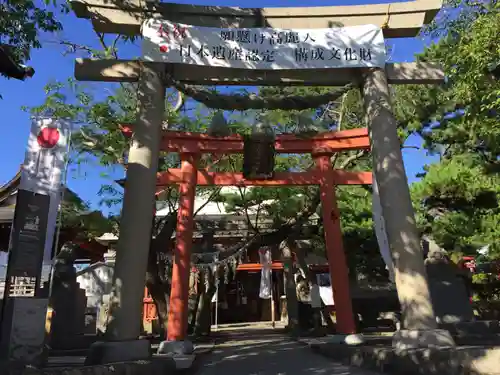 湊稲荷神社の鳥居