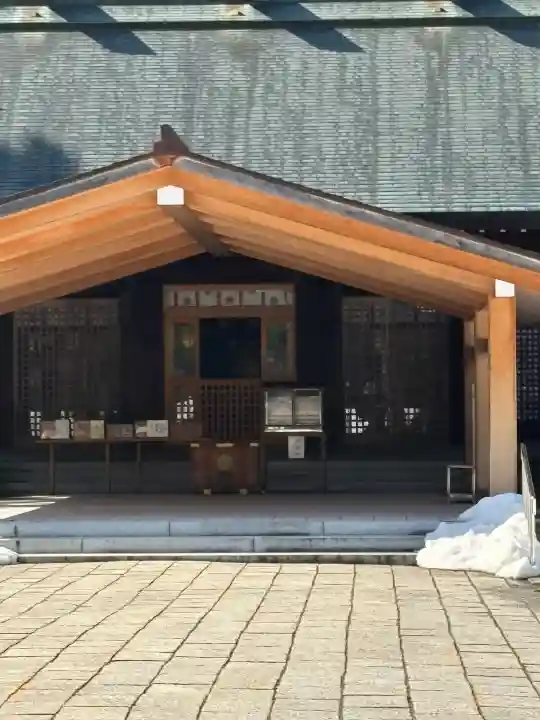 石川護國神社の{uncategorized: "未分類", other: "その他", undefined: "問題あり", building: "その他建物", grave: "お墓", sacred_gate: "鳥居", guardian: "狛犬", statue: "像", buddha: "仏像", history: "歴史", nature: "自然", garden: "庭園", animal: "動物", pagoda: "塔", temizu: "手水舎", mountain_gate: "山門・神門", sanctuary: "本殿・本堂", subordinate: "末社・摂社", art: "芸術", scenery: "景色", jizo: "地蔵", ema: "絵馬", goshuin: "御朱印", omikuji: "おみくじ", items: "授与品その他", amulet: "お守り", goshuincho: "御朱印帳", eats: "食事", festival: "お祭り", votive_dance: "神楽", shichigosan: "七五三参", wedding: "結婚式", experience: "体験その他", initially: "初詣", around: "周辺", anti_infection: "感染症対策"}