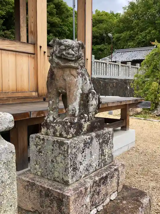神吉八幡神社の狛犬