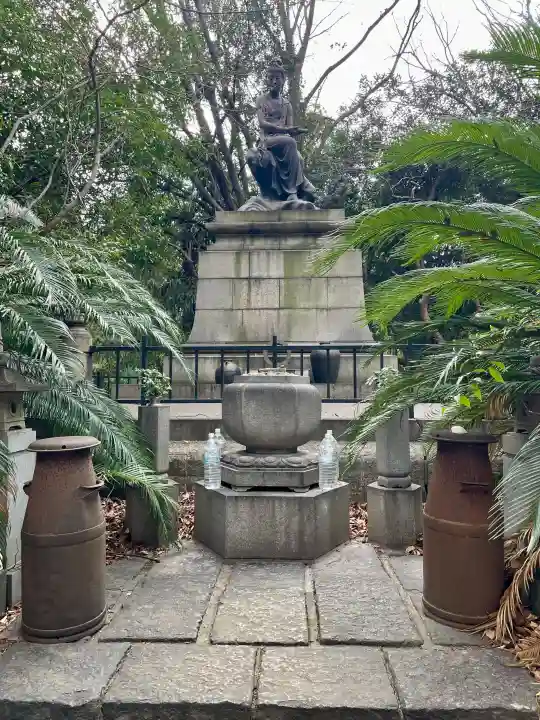 普門院の{uncategorized: "未分類", other: "その他", undefined: "問題あり", building: "その他建物", grave: "お墓", sacred_gate: "鳥居", guardian: "狛犬", statue: "像", buddha: "仏像", history: "歴史", nature: "自然", garden: "庭園", animal: "動物", pagoda: "塔", temizu: "手水舎", mountain_gate: "山門・神門", sanctuary: "本殿・本堂", subordinate: "末社・摂社", art: "芸術", scenery: "景色", jizo: "地蔵", ema: "絵馬", goshuin: "御朱印", omikuji: "おみくじ", items: "授与品その他", amulet: "お守り", goshuincho: "御朱印帳", eats: "食事", festival: "お祭り", votive_dance: "神楽", shichigosan: "七五三参", wedding: "結婚式", experience: "体験その他", initially: "初詣", around: "周辺", anti_infection: "感染症対策"}