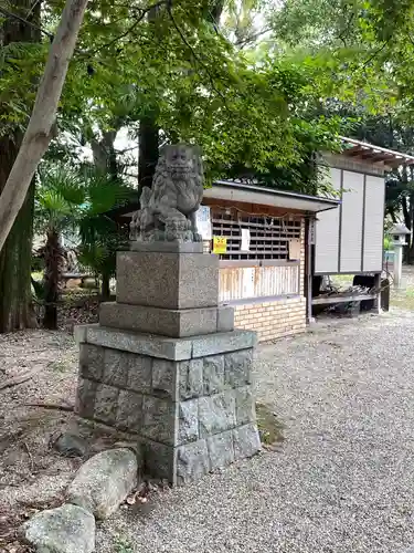 漆部神社の狛犬