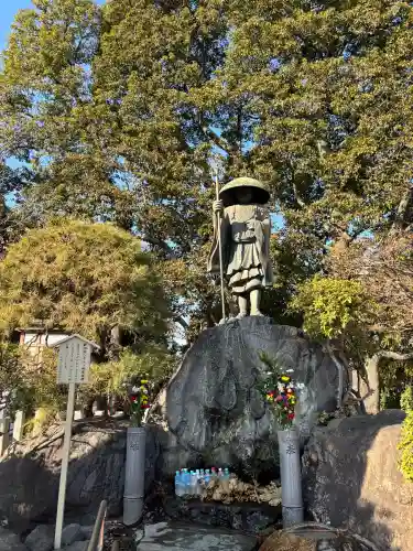 川崎大師（平間寺）の{uncategorized: "未分類", other: "その他", undefined: "問題あり", building: "その他建物", grave: "お墓", sacred_gate: "鳥居", guardian: "狛犬", statue: "像", buddha: "仏像", history: "歴史", nature: "自然", garden: "庭園", animal: "動物", pagoda: "塔", temizu: "手水舎", mountain_gate: "山門・神門", sanctuary: "本殿・本堂", subordinate: "末社・摂社", art: "芸術", scenery: "景色", jizo: "地蔵", ema: "絵馬", goshuin: "御朱印", omikuji: "おみくじ", items: "授与品その他", amulet: "お守り", goshuincho: "御朱印帳", eats: "食事", festival: "お祭り", votive_dance: "神楽", shichigosan: "七五三参", wedding: "結婚式", experience: "体験その他", initially: "初詣", around: "周辺", anti_infection: "感染症対策"}