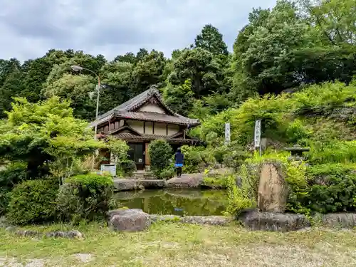 曽野稲荷神社の庭園