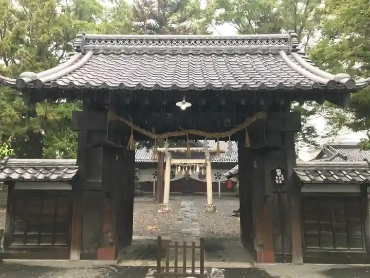 松本神社の山門・神門